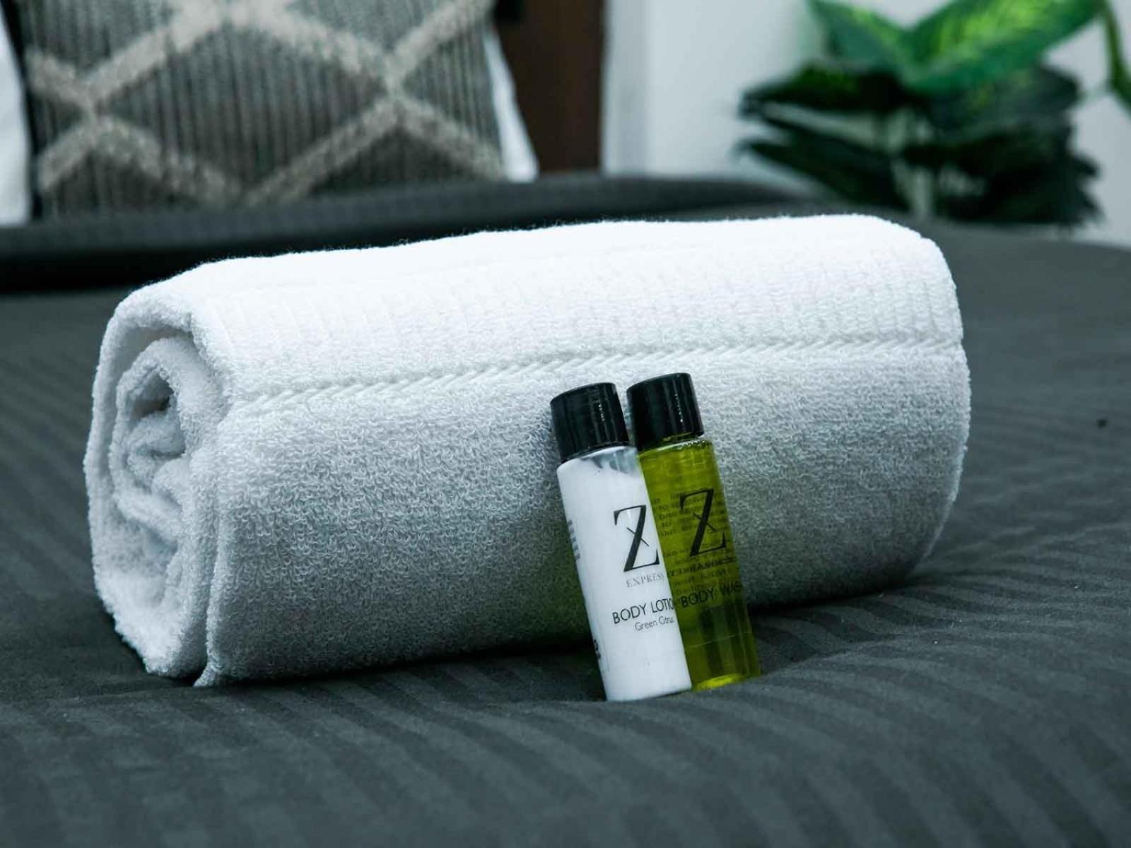 Z Express Enzyme Hotel Бангалор Екстериор снимка